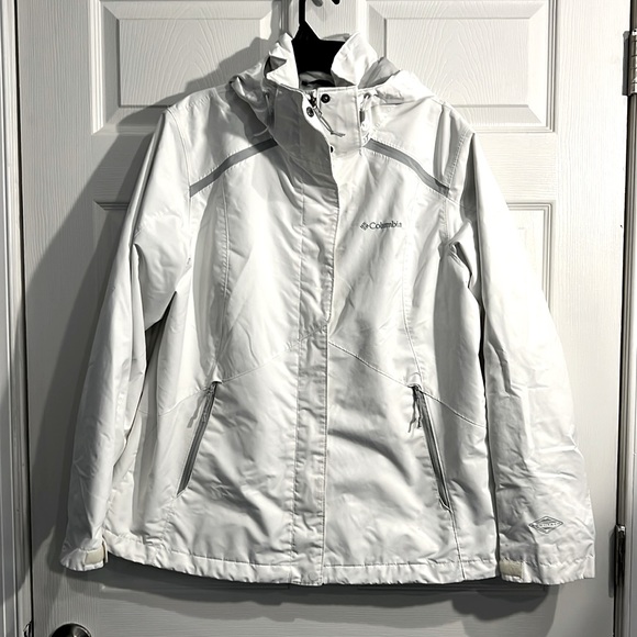 Columbia Jackets & Blazers - Columbia women’s jacket. White and gray. Size XL